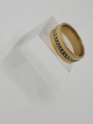 Anillo Acero Quirúrgico Circonitas Dorado