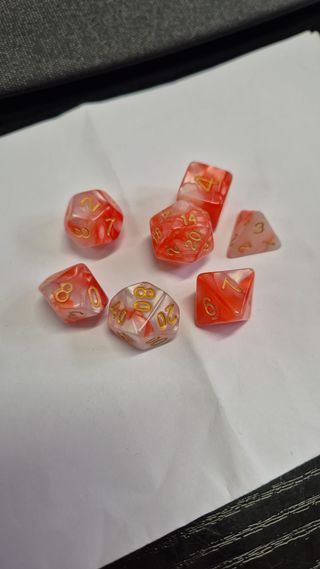 Set Dadi Poliedrici Fantasy Rosso Bianco