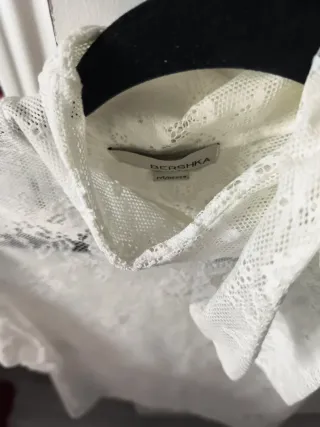 Blusa de encaje blanca talla S