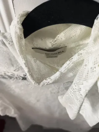 Blusa de encaje blanca talla S