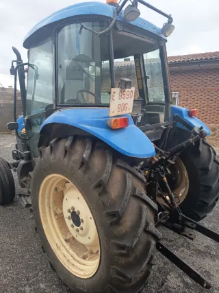 Tractor New Holland TD95D