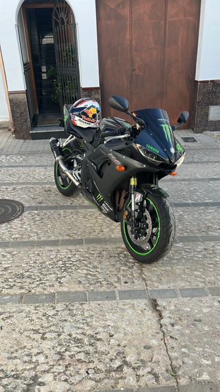 Yamaha R6
