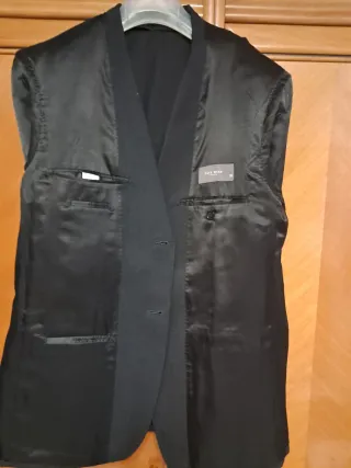 Traje gris oscuro
