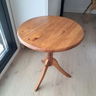 Mesa auxiliar redonda de madera