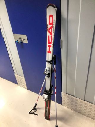 Esquís HEAD con bastones Botas ATOMIC