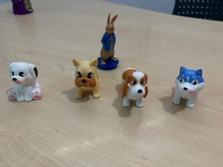 Juguetes animales: perros y conejo