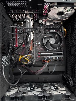 PC Ryzen 7 2700 GTX 960 4GB 16GB RAM 525GB SSD