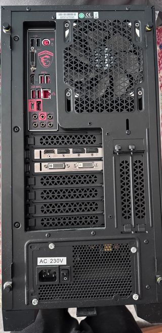 PC Ryzen 7 2700 GTX 960 4GB 16GB RAM 525GB SSD