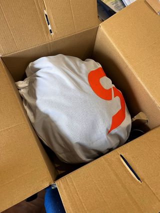 Casco SKA-P nuevo sin estrenar en su funda y caja.