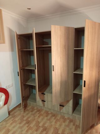 Armario 4 puertas gran capacidad