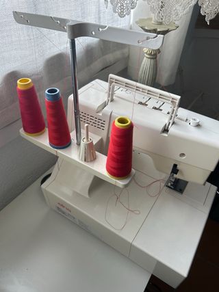 Máquina de coser doble puntada Elna Easycover