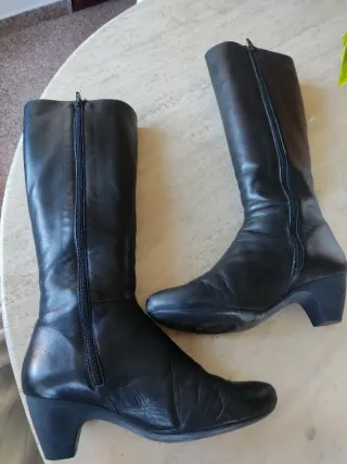 Botas altas de piel negras Wonders