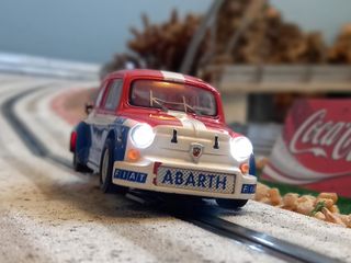 Coche slot Scalextric FIAT 600 ABARTH