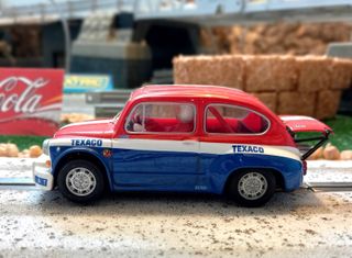 Coche slot Scalextric FIAT 600 ABARTH