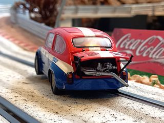 Coche slot Scalextric FIAT 600 ABARTH