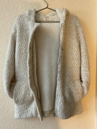 Chaqueta de punto con capucha