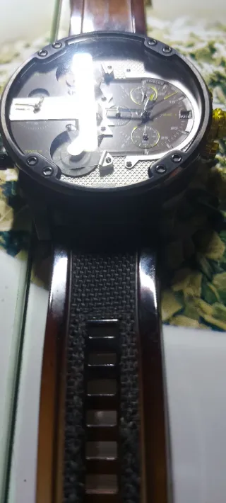 Reloj Diesel DZ7422 Negro y Dorado sin caja