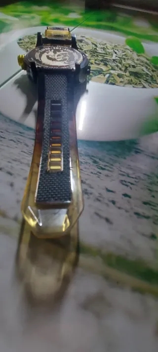 Reloj Diesel DZ7422 Negro y Dorado sin caja