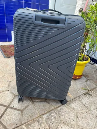 Maleta gris sin llave