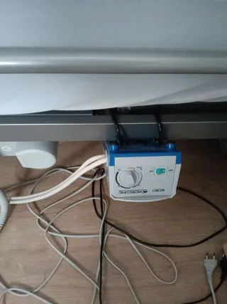 Cama geriátrica ajustable