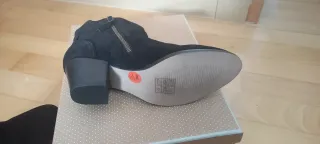 Botines negros de ante