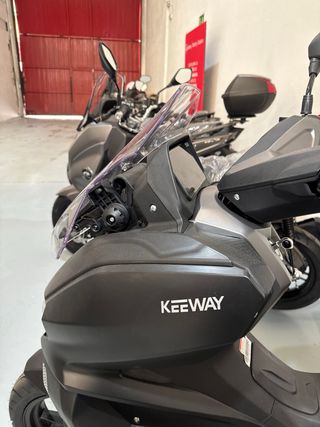 Keeway Vieste 125 Maxi Scooter Automática