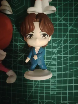 Lote 4 figuras Power Rangers y K-pop