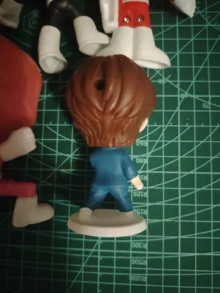 Lote 4 figuras Power Rangers y K-pop