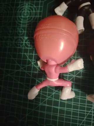 Lote 4 figuras Power Rangers y K-pop