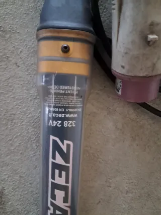 2 Avvolgicavo Berner + 1 Zeca con lampade fluo