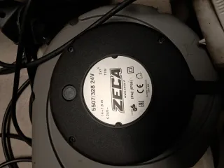 2 Avvolgicavo Berner + 1 Zeca con lampade fluo