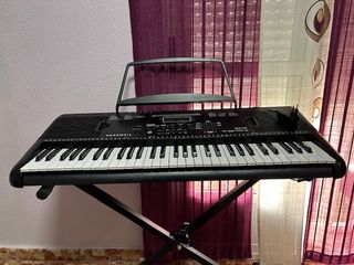 Teclado Kurzweil KP 70 con soporte