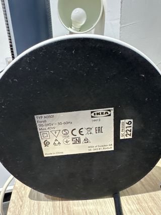Lámpara de escritorio Ikea blanca