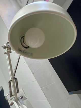 Lámpara de escritorio Ikea blanca