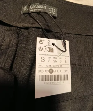 Falda negra Stradivarius mujer