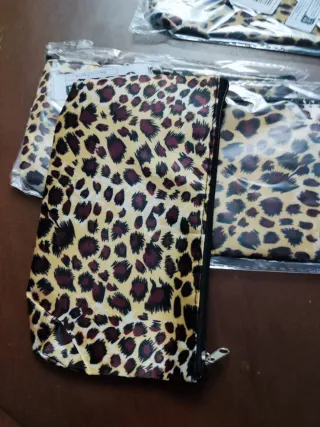 Neceser estampado animal print nuevo estrenar