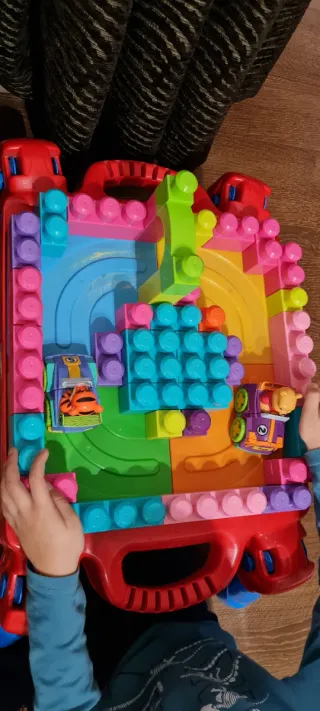 Mesa Mega Bloks con bolsa de bloques