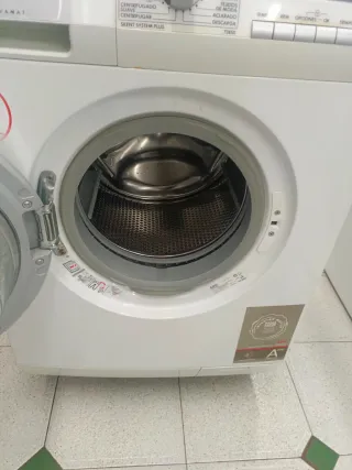 LAVADORA MARCA AEG DE 7KG CON GARANTIA TRANSPORTE