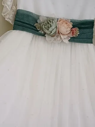 Vestido de Comunión nuevo con etiquetas.