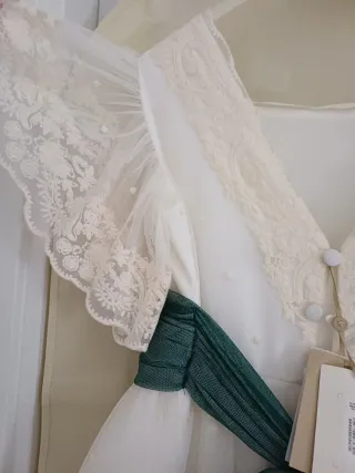 Vestido de Comunión nuevo con etiquetas.
