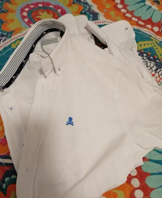 Camisa Scalpers blanca con calavera