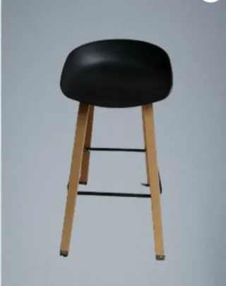 8 taburetes . Primera oferta se las lleva