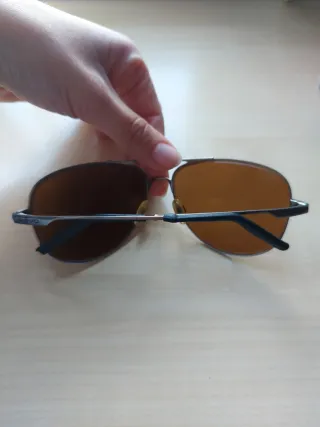 Gafas de sol aviador marrones y doradas