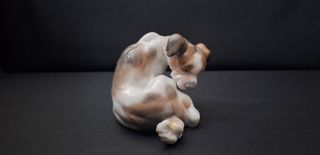 Figura Lladró "Perro y mariposa"