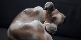 Figura Lladró "Perro y mariposa"