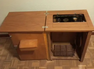 Máquina de coser Singer antigua con mueble+accesor