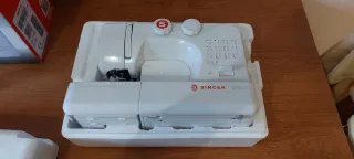 Máquina de coser Singer SM024