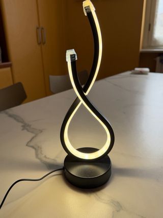 Lampada LED design infinito