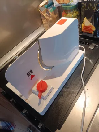 Cortafiambres Eléctrico Doméstico