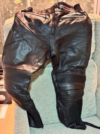 Mono de cuero KENROD (ZERYMAR) 2 piezas